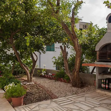 Apartment Pavo Drvenik (Split-Dalmatia)